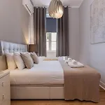 Apartment Santa Justa 24 *