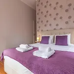 Apartamento Santa Justa 24 *