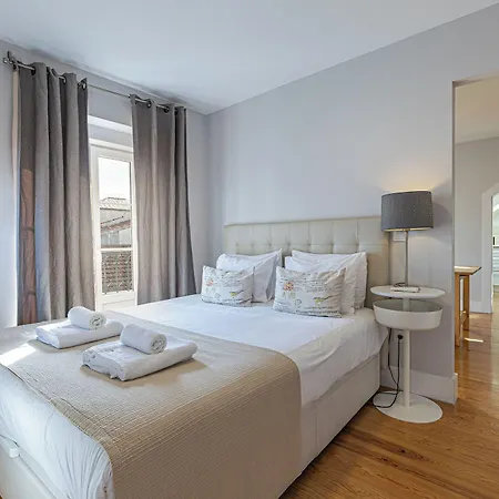 Apartment Santa Justa 24 *