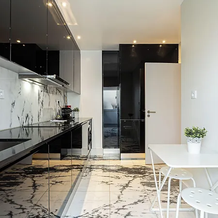 Apartment Santa Justa 24 *